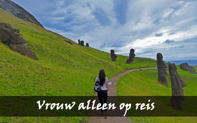 Vrouw alleen reizen - Paaseiland Rano Raraku