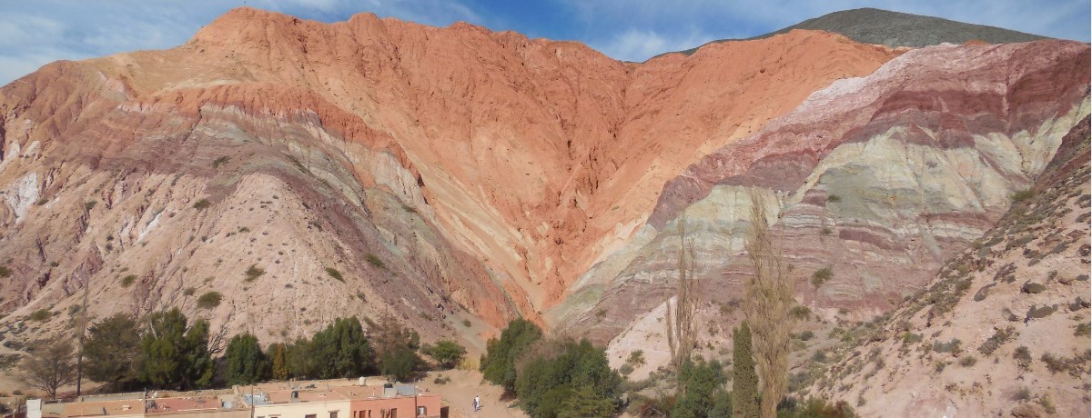 Purmamarca is een woestijndorp in het Jujuy gebied in het noorden van Argentinië